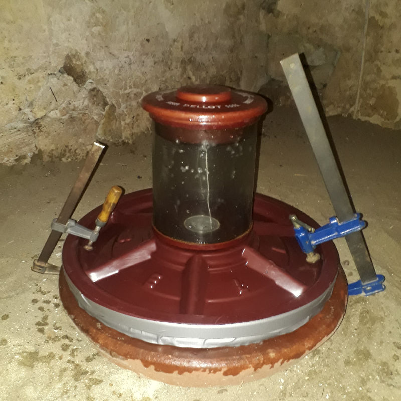 Fermeture de qwevri à Terrasson